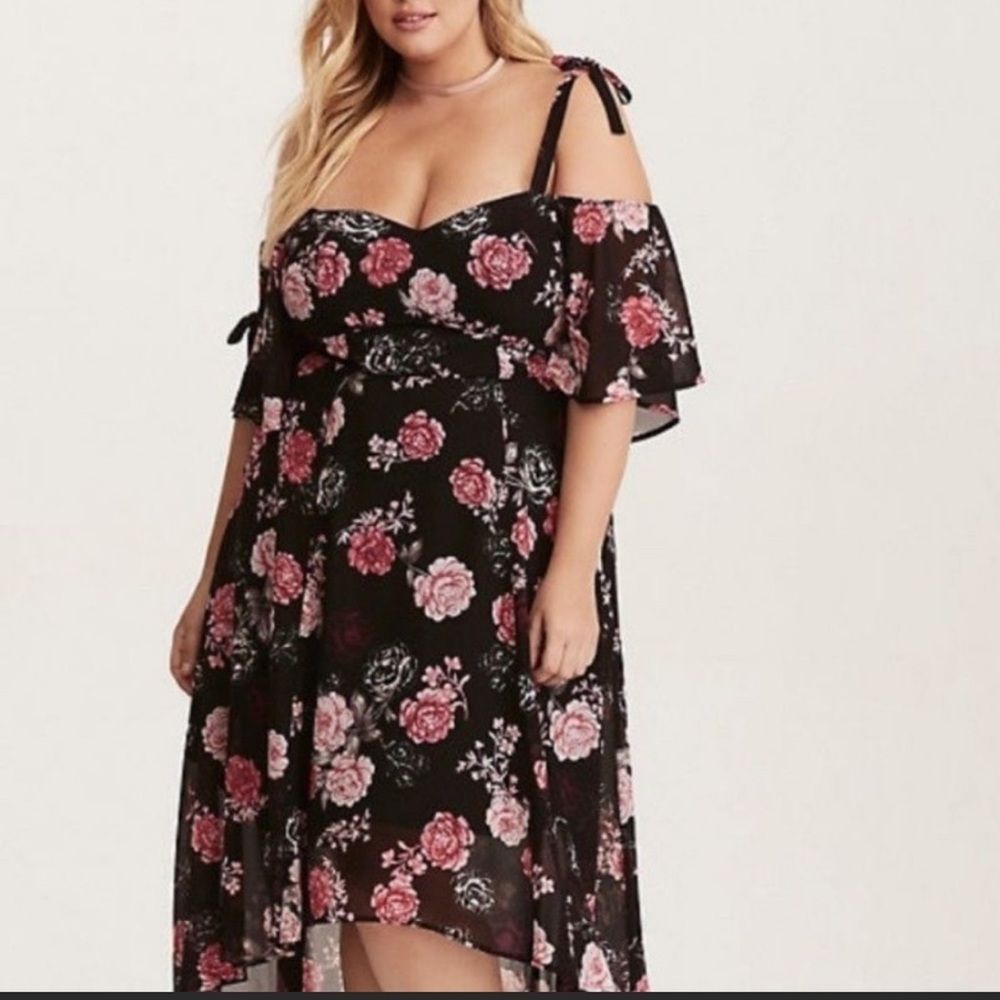 Torrid Cold Shoulder Rose Dress - Picture 2 of 12